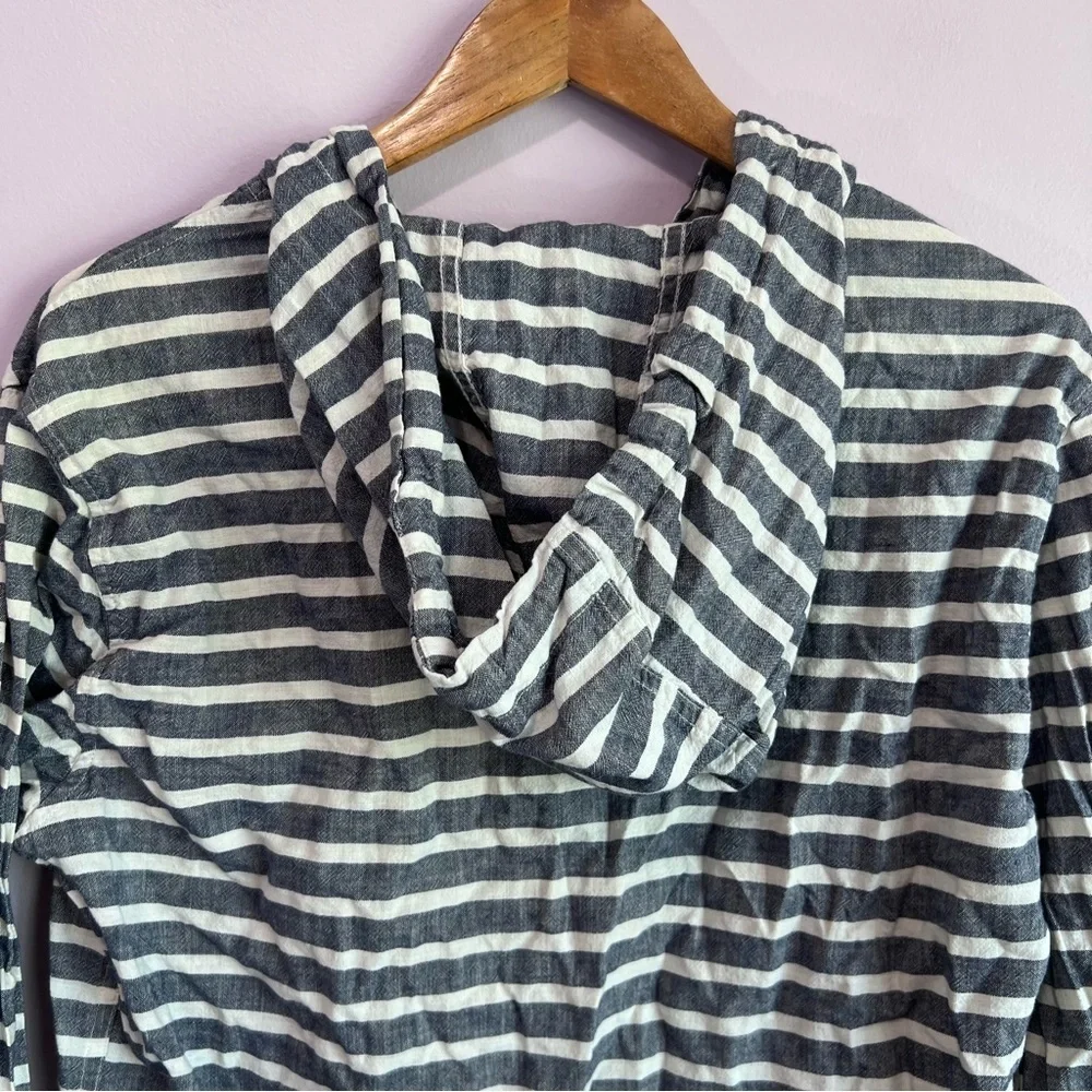 J Crew Striped Kangaroo Pocket Hooded Lightweight Shirt  Size M